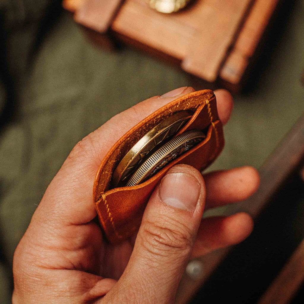 Pirate Goods Peso Pocket Duo Münzhalter – Lederetui für zwei Münzen / Challenge Coins