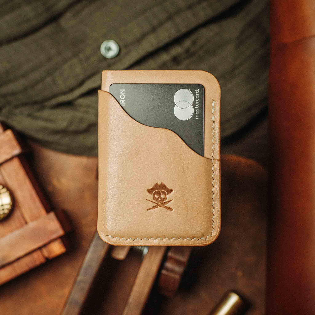 Pirate Goods Venturer v2 Slim Wallet – Minimalistischer Leder EDC Kartenhalter