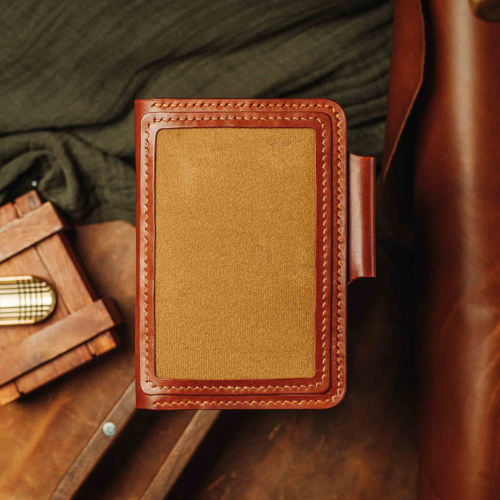 Pirate Goods Quartermaster v2 Reisepass-Brieftasche – Leder-Reise-EDC-Organizer mit Klettverschluss und Field Notes-Halter
