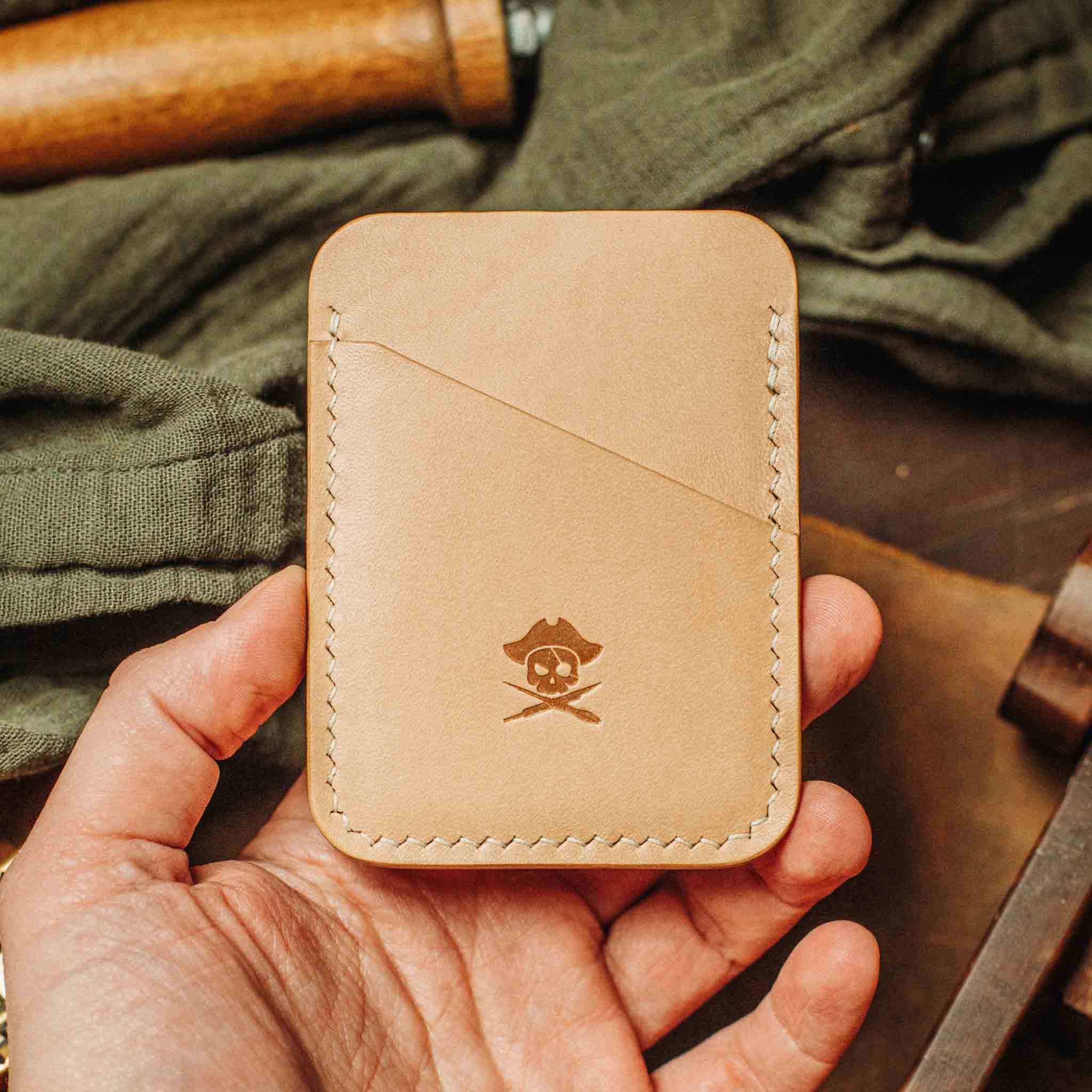 Pirate Goods Boatswain v3 Slim Wallet – Minimalistischer EDC Kartenhalter aus Leder