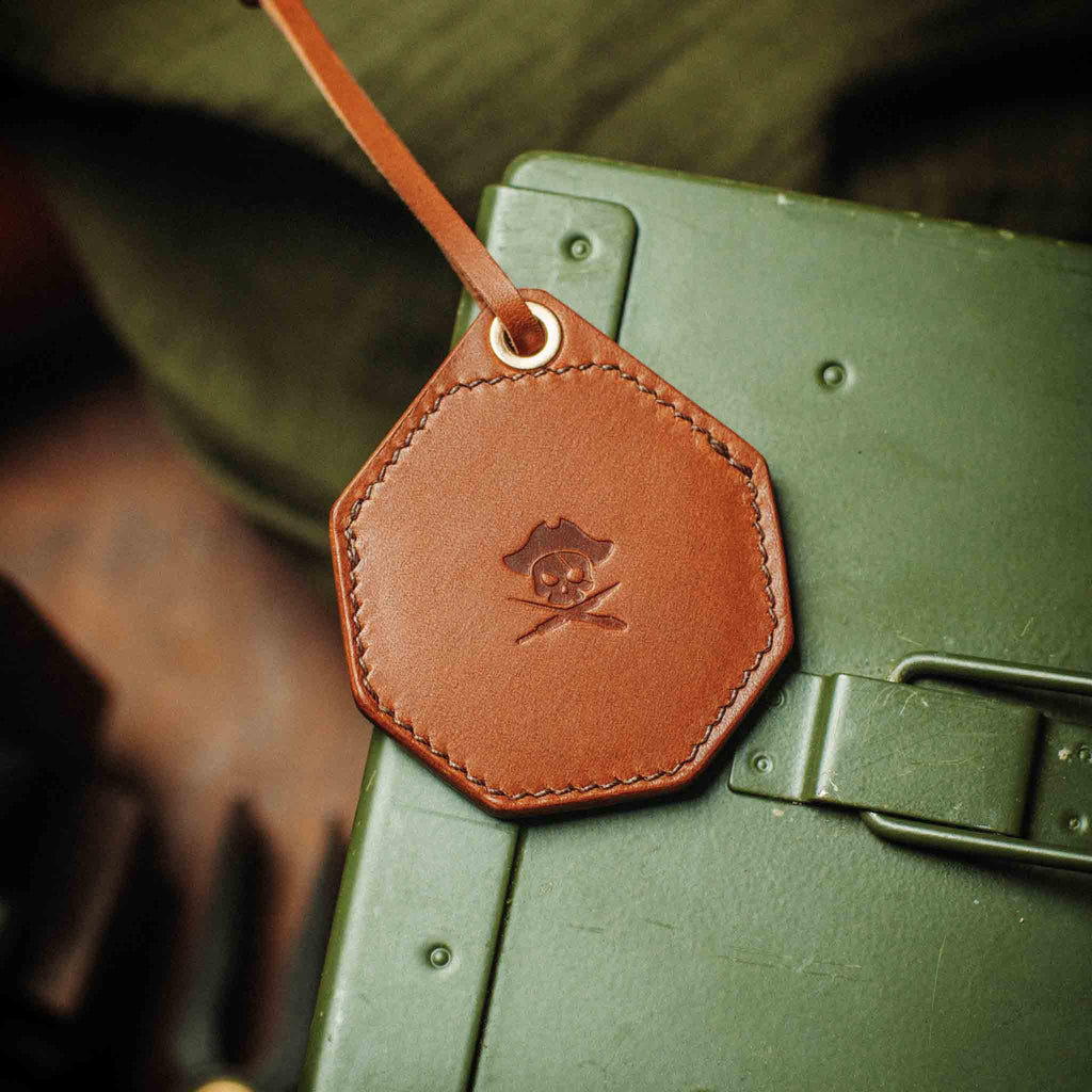 Pirate Goods Peso Pocket v4 Plus Monedero – Estuche octogonal de cuero para monedas de desafío para EDC