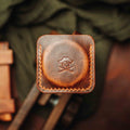 Pirate Goods Peso Pocket v3 Münzhalter – Leder-Challenge-Coin-Etui für EDC