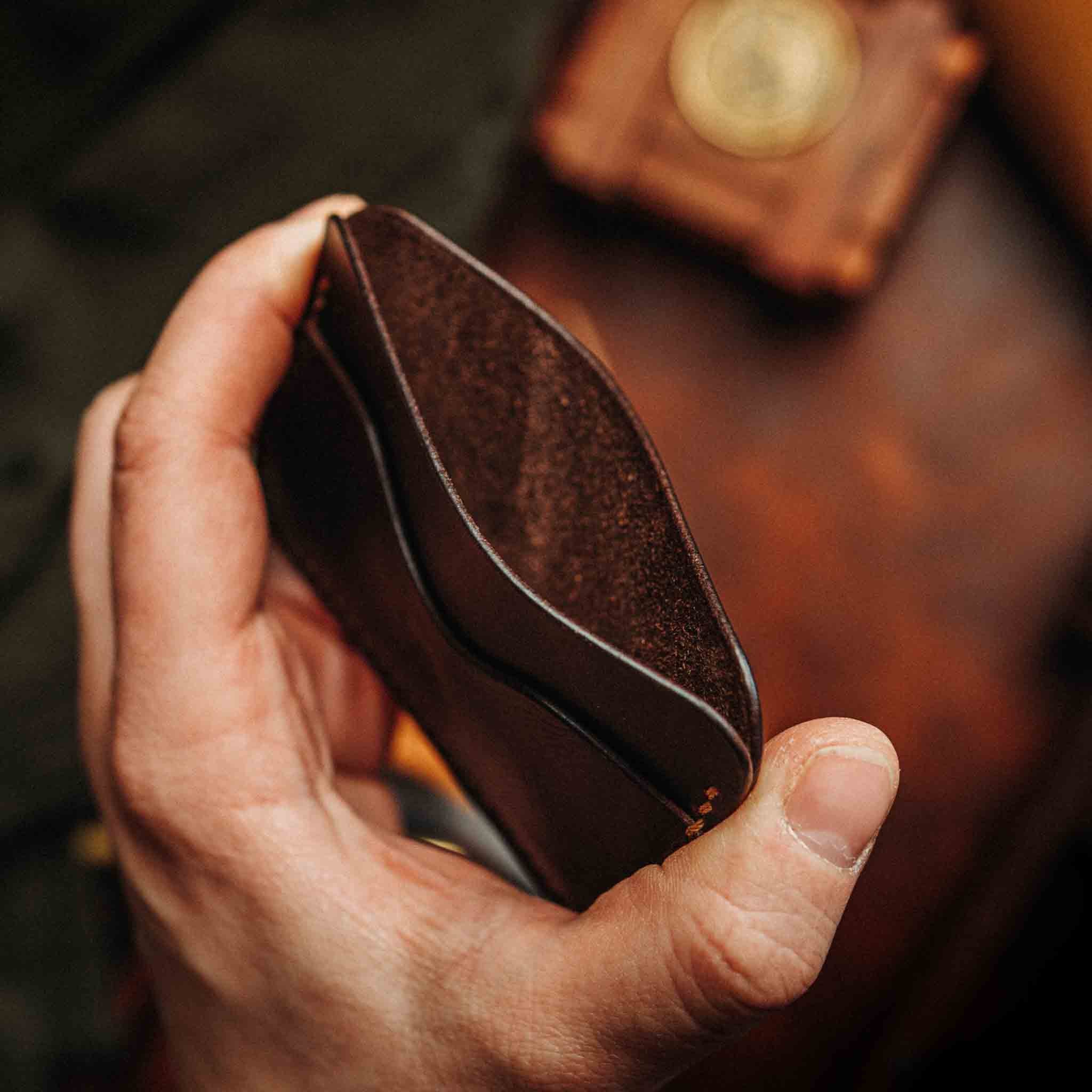 Pirate Goods Drunken Boatswain v2 Slim Wallet – Minimalistisches EDC-Kartenetui aus Leder