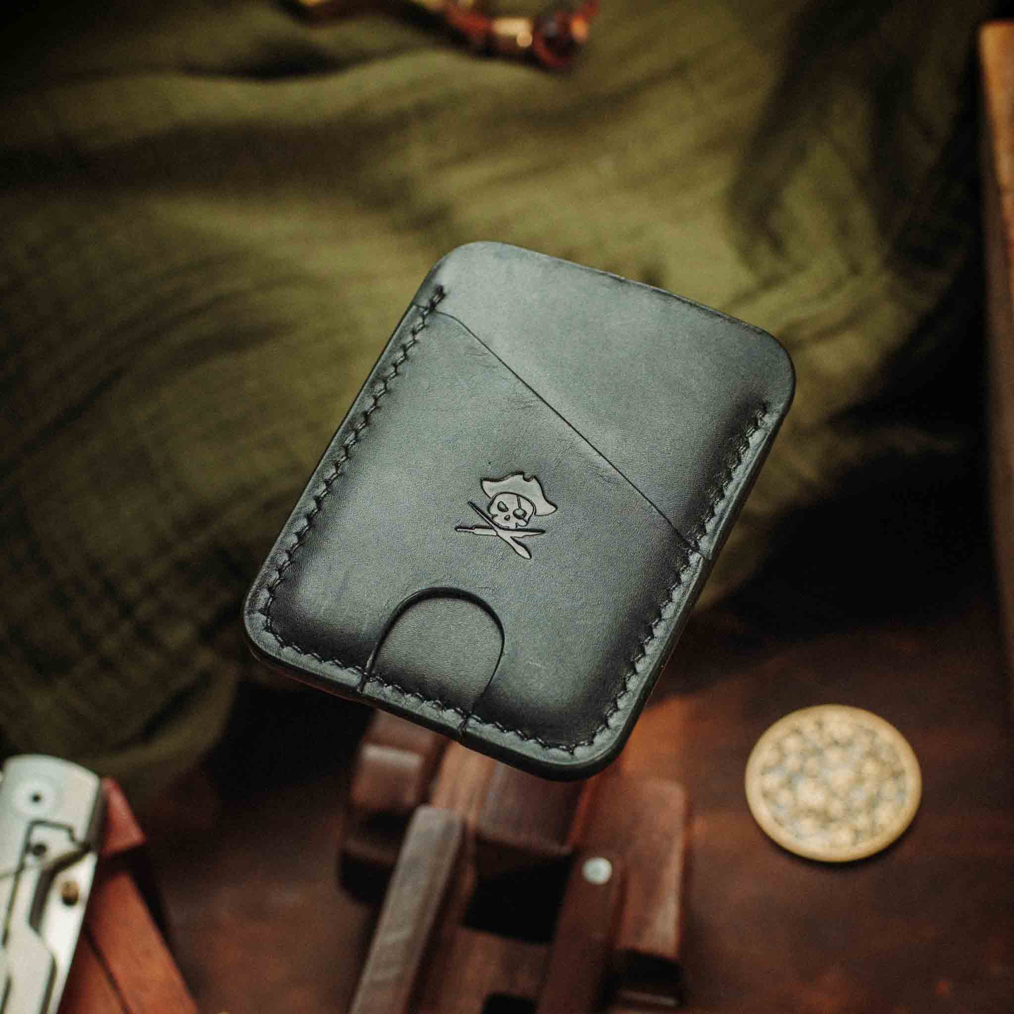 Pirate Goods Boatswain v4 Slim Wallet – Minimalistische Leder-EDC-Kartenhülle