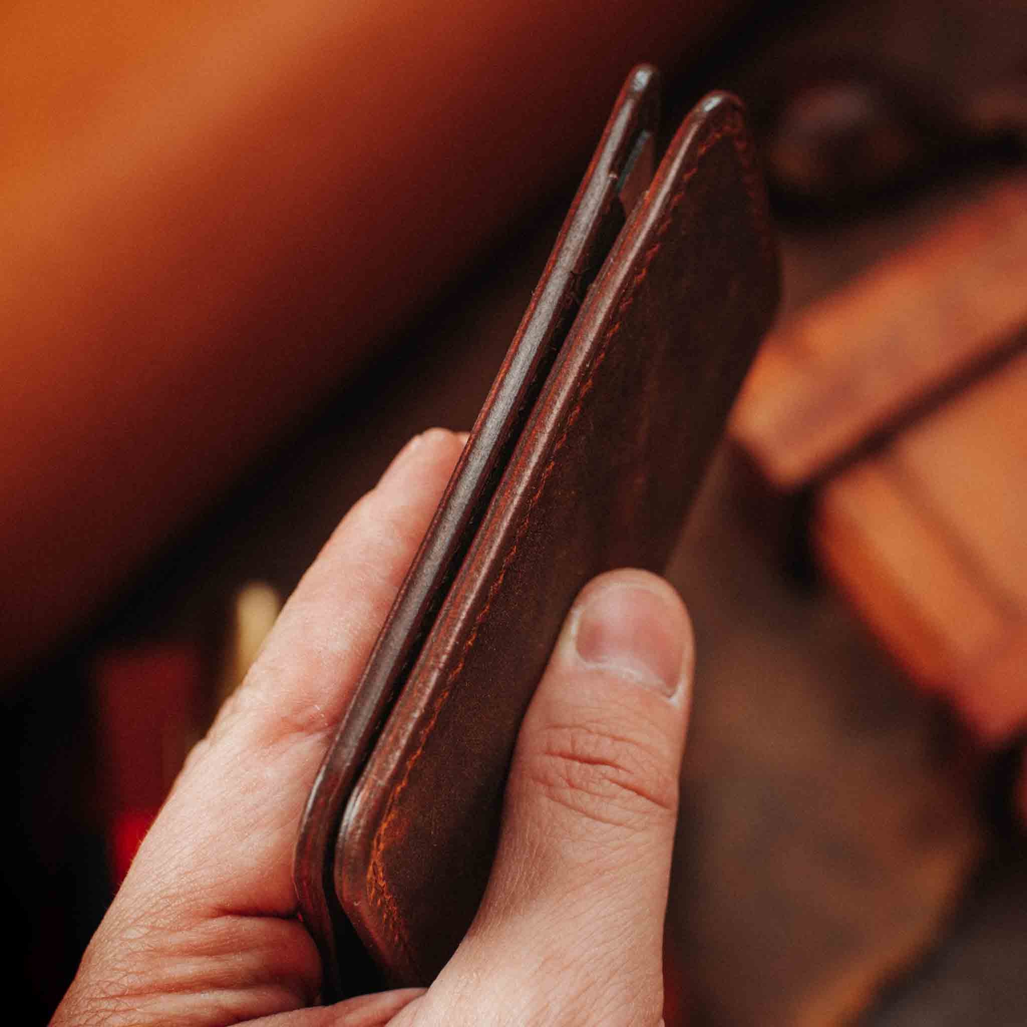 Pirate Goods Bucaneer Bifold Wallet – Schlankes minimalistisches Leder EDC Kartenetui