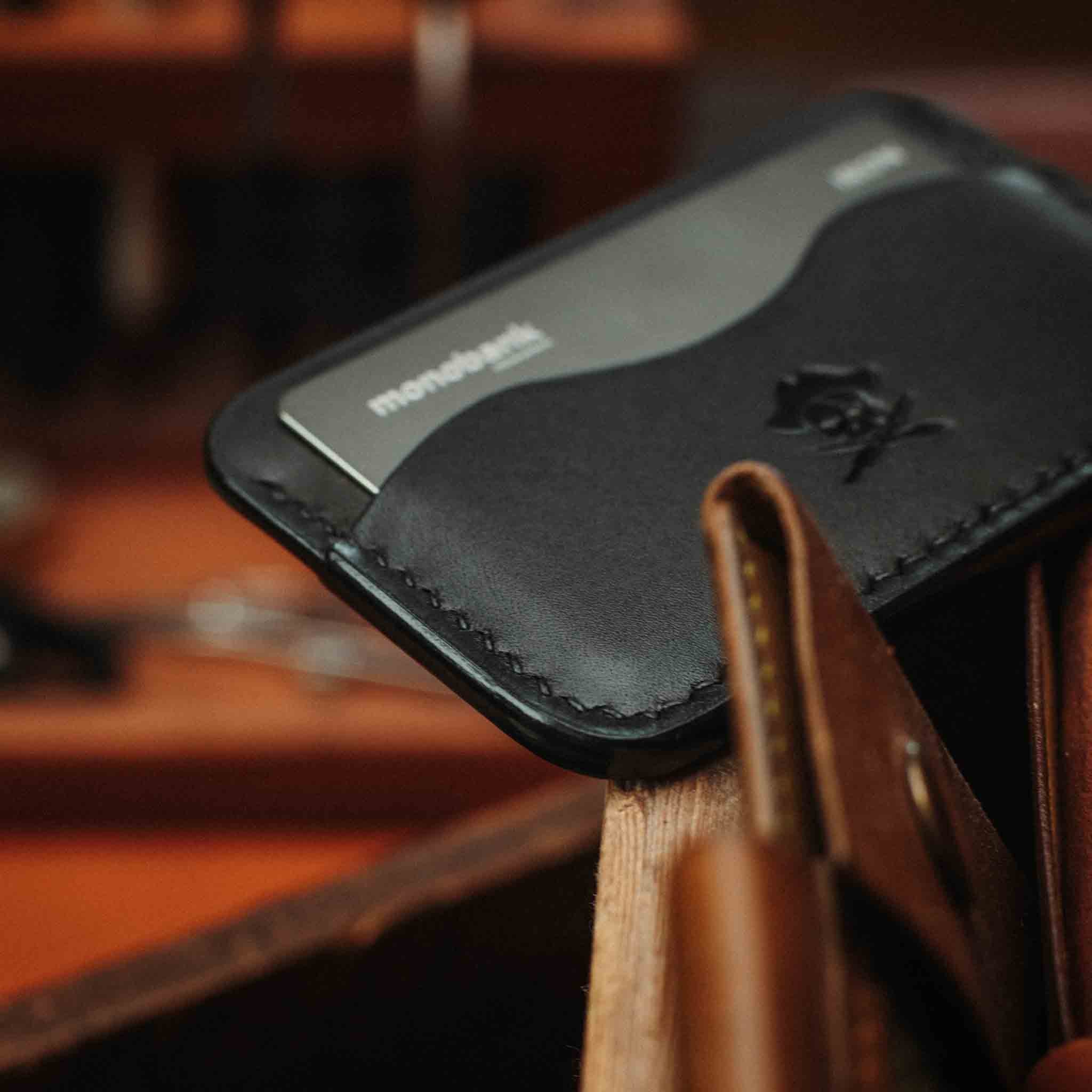 Pirate Goods Drunken Boatswain v2 Slim Wallet – Minimalistisches EDC-Kartenetui aus Leder