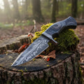 Jagdmesser aus Federdamast mit Pakkaholzgriff