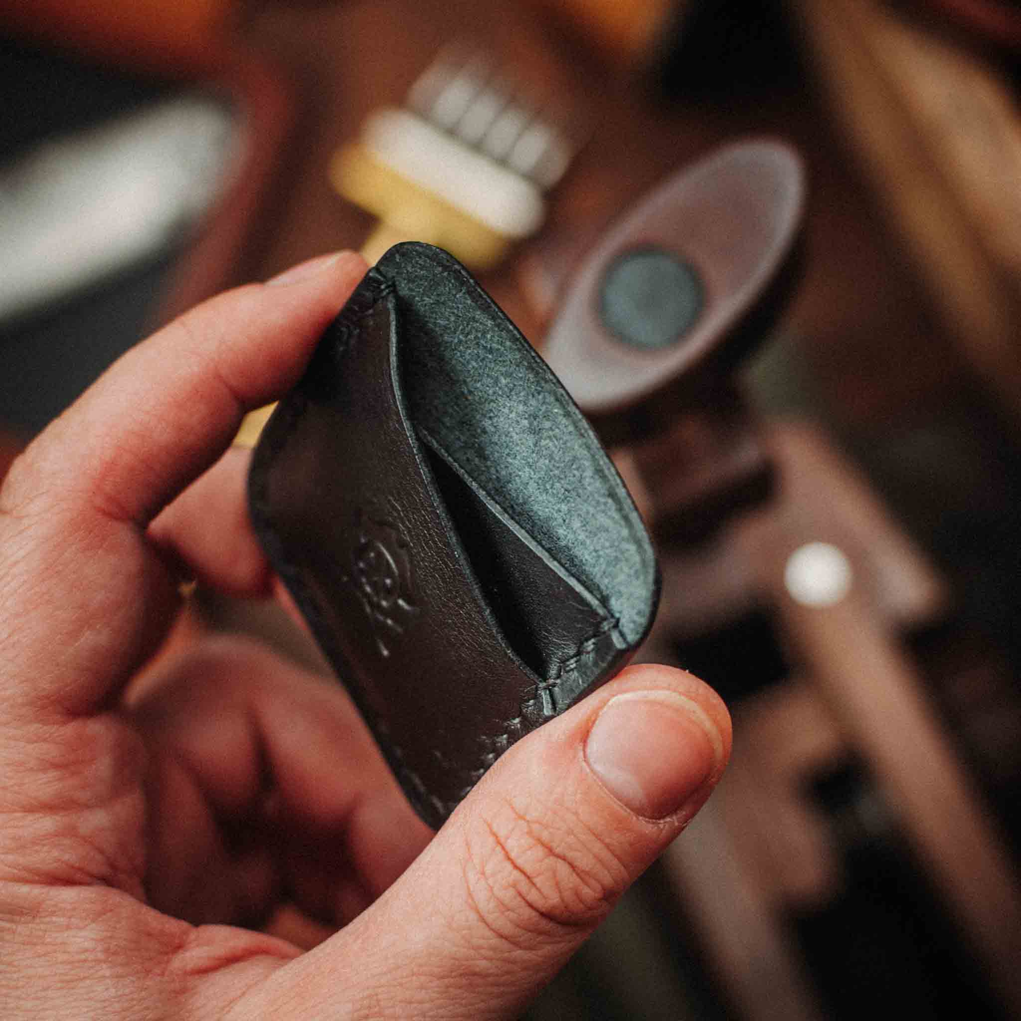 Pirate Goods Peso Pocket Duo Münzhalter – Lederetui für zwei Münzen / Challenge Coins