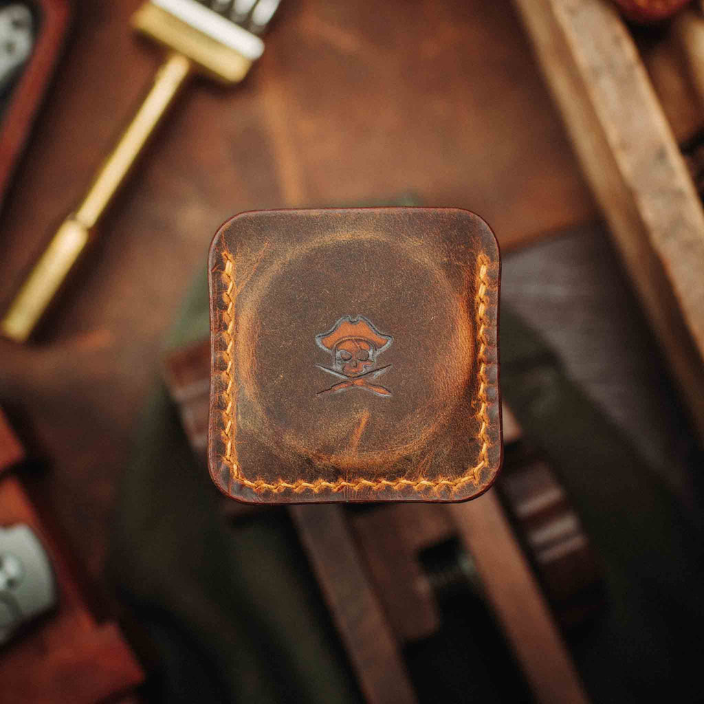 Pirate Goods Peso Pocket v3 Münzhalter – Leder-Challenge-Coin-Etui für EDC