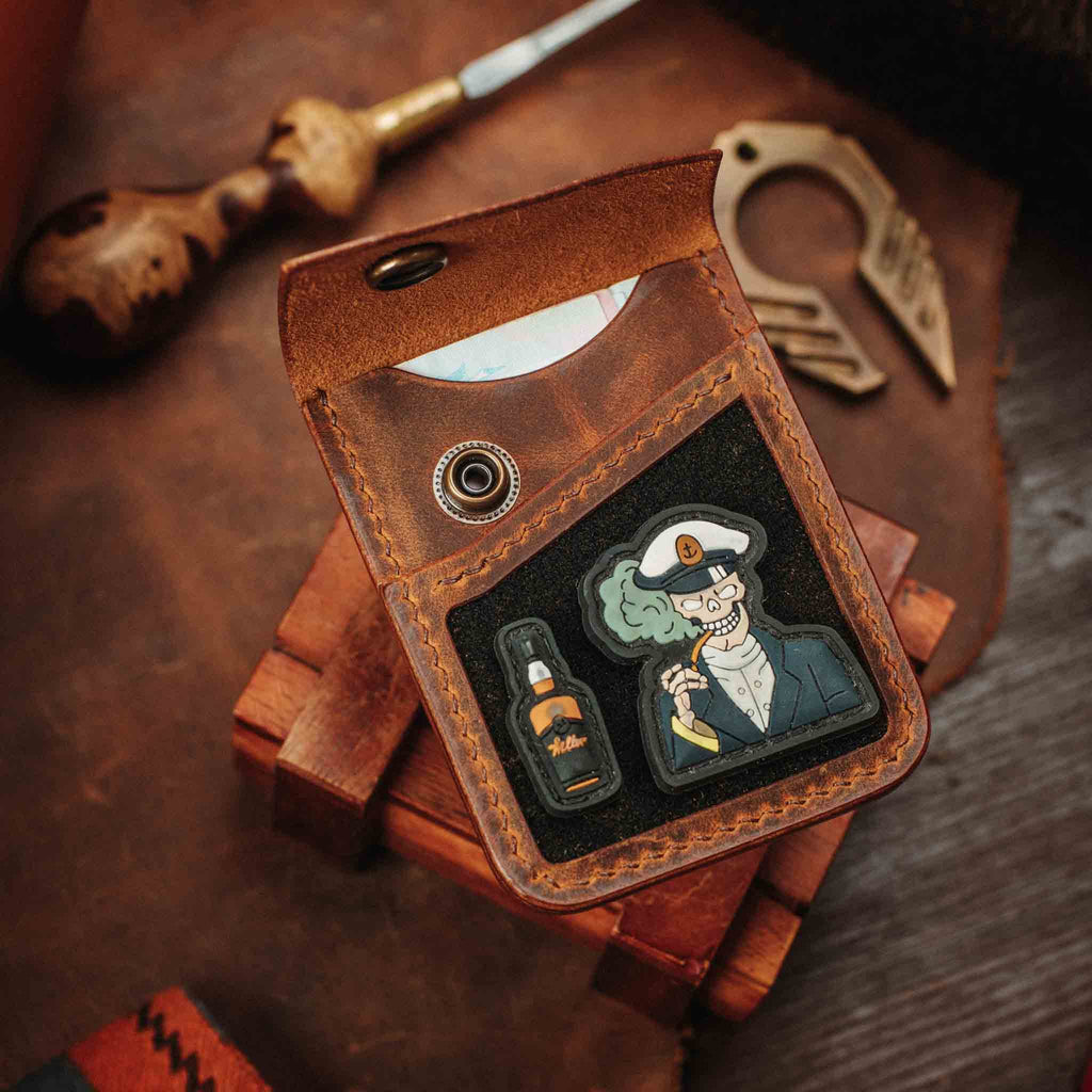 Leder-Klettverschluss-Geldbörse – Voyager v2 | Patch-Display-Kartenhalter | EDC
